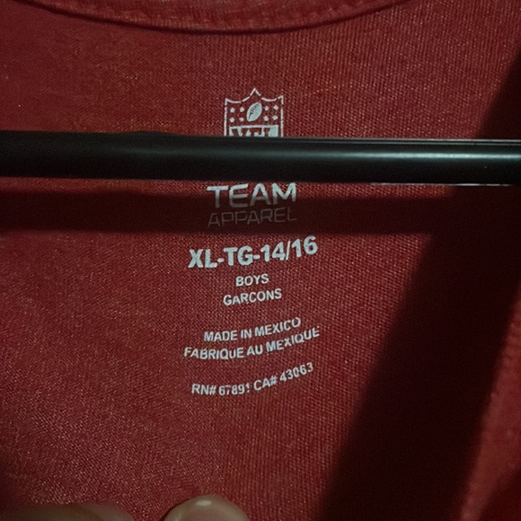 NFL Kansas City Chiefs Red Football Helmet Graphic Tee / Size Boys XL - Picture 3 of 4